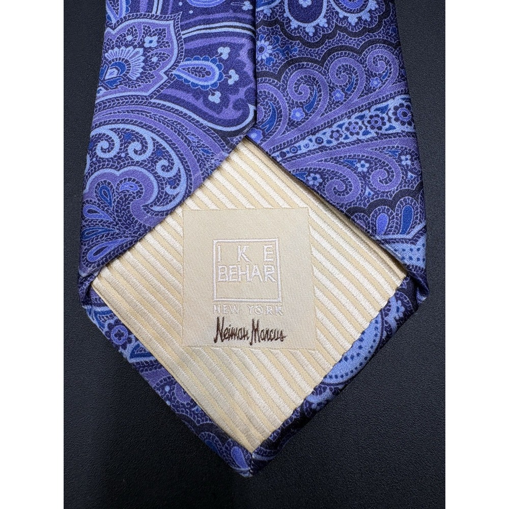 Men's Purple Paisley Tie 100% Silk Neiman Marcus Hand Made US Seller 62" GUC